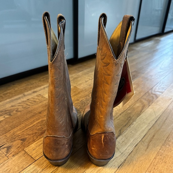 Brand new with tags. Unisex distressed Justin Western boots. - Picture 6 of 6